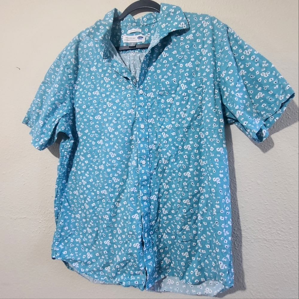 Old navy short sleeve button down shirt